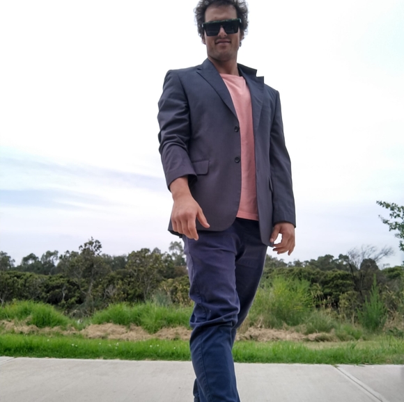 Profile Picture of John Barry (@johnvbarry1990) on Poshmark