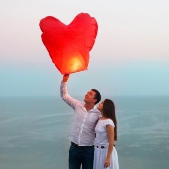 Profile Picture of Miranda McCarthy (@airlightwedding) on Twitter