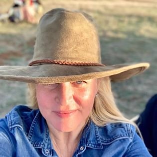 Profile Picture of Michelle (@MichelleStone) on Twitter