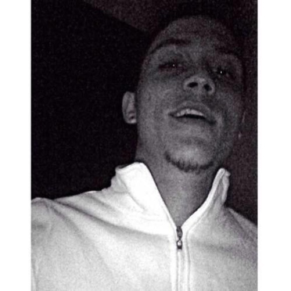 Profile Picture of Jhorge Saker (@sakerjhorge) on Poshmark