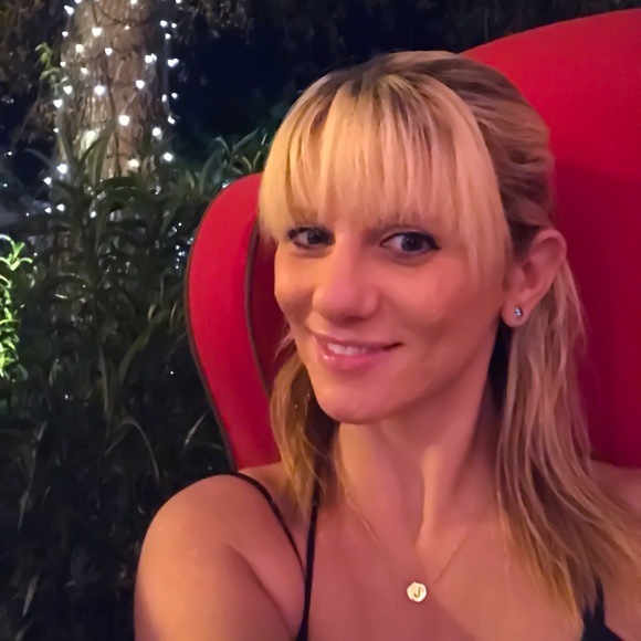 Profile Picture of Jeanna Spagnolo (@sarashines) on Poshmark