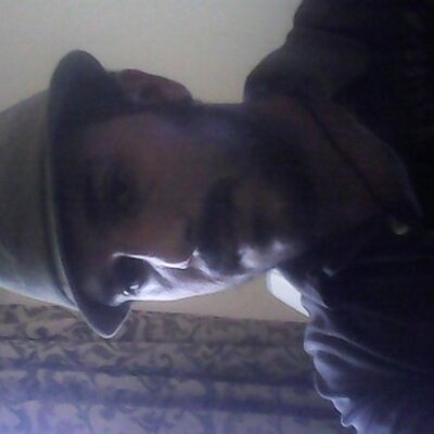 Profile Picture of Hossein Yazdi (@UonaYAZDI) on Twitter