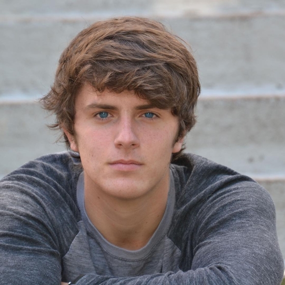Profile Picture of Scott Schaefer (@schaefer0418) on Poshmark
