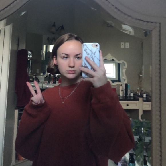 Profile Picture of Paige Diewert (@paigediewert) on Poshmark