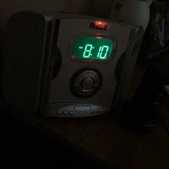 Profile Picture of Llouise Jablonski (@louise819) on Poshmark