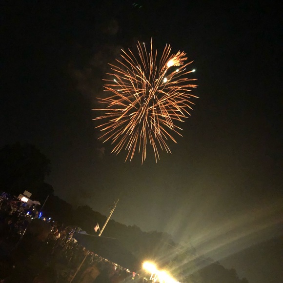 Profile Picture of Isabella Hines (@bellahines28) on Poshmark