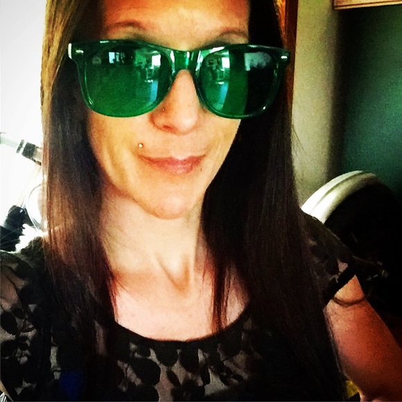 Profile Picture of Andrea Wahto (@andreawahto) on Poshmark