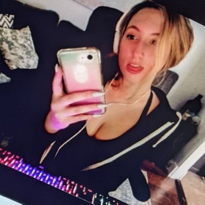 Profile Picture of Rosaly (@Rosaliit_) on Twitter