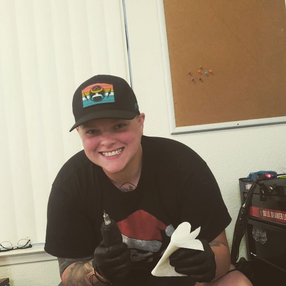 Profile Picture of Elizabeth Neitch (@neitch) on Poshmark