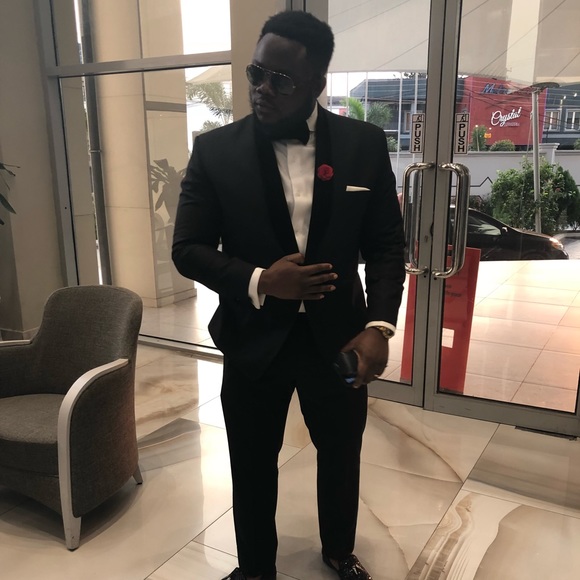 Profile Picture of Andrew Ajayi (@inertialandy) on Poshmark