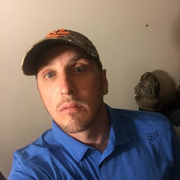 Profile Picture of David Hartranft (@davidhartranft) on Poshmark