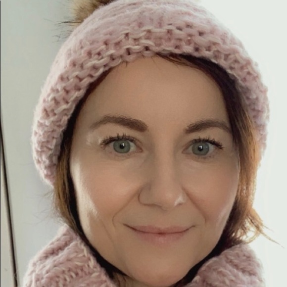 Profile Picture of Lori Barry (@loribarry1) on Poshmark