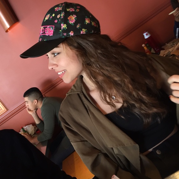 Profile Picture of Sabrina Aminov (@sabbiami) on Poshmark