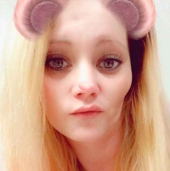 Profile Picture of Shawna Pike (@shawnap1989) on Poshmark