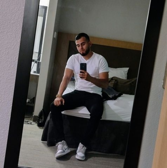 Profile Picture of Alejandro Fonseca (@chapo_1323) on Poshmark