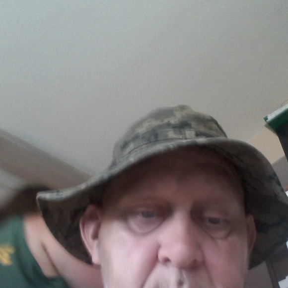 Profile Picture of Bob Gardner (@bobgardner) on Poshmark