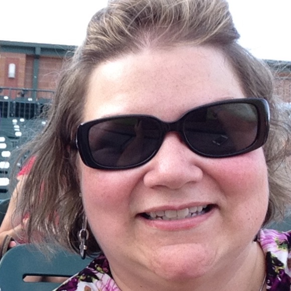Profile Picture of Andee Harris (@ajh2600) on Poshmark