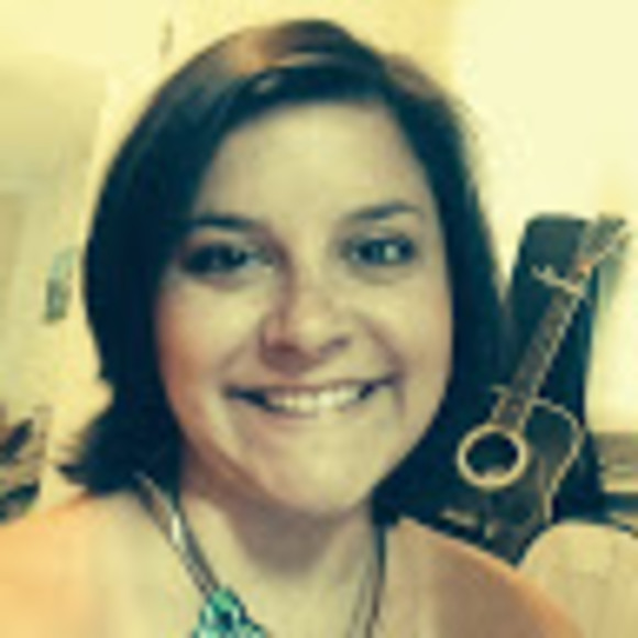 Profile Picture of Ann Fields (@annjfields) on Poshmark