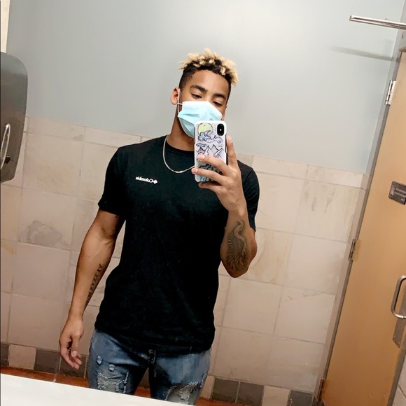 Profile Picture of Jimmy Ritter (@jimmy_ritter) on Poshmark