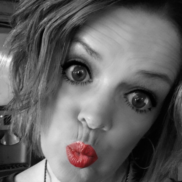 Profile Picture of Allison Dokter (@adokter) on Poshmark