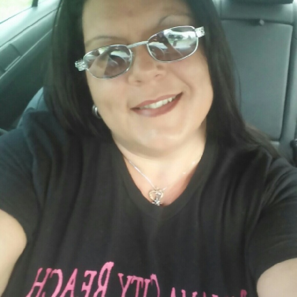 Profile Picture of Diane Silcox (@dianesilcox) on Poshmark