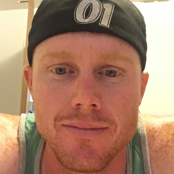 Profile Picture of Daniel Crooks (@dcrooks0405) on Poshmark