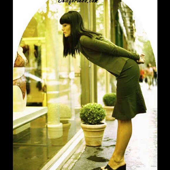 Profile Picture of Caroline Andrakovich (@chicforless) on Poshmark