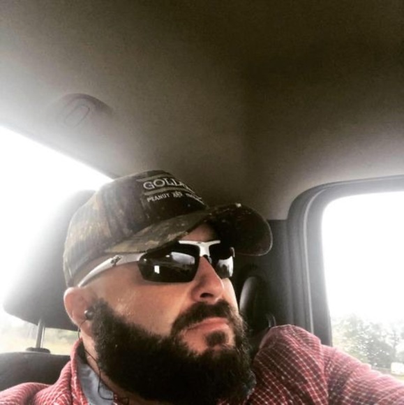 Profile Picture of Jason Agles (@bigdaddydaone) on Poshmark