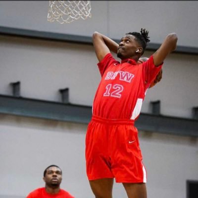 Profile Picture of Warren G (@WarrenWade12) on Twitter