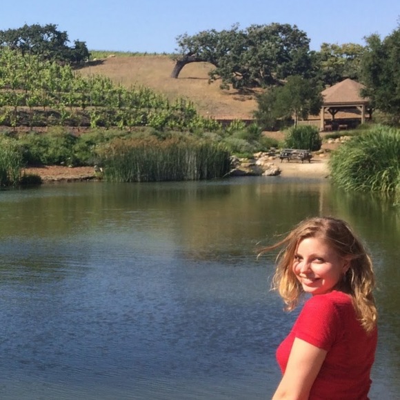 Amy Peshkova - Poshmark Profile Picture of Amy Peshkova (@amypeshkova) on Poshmark