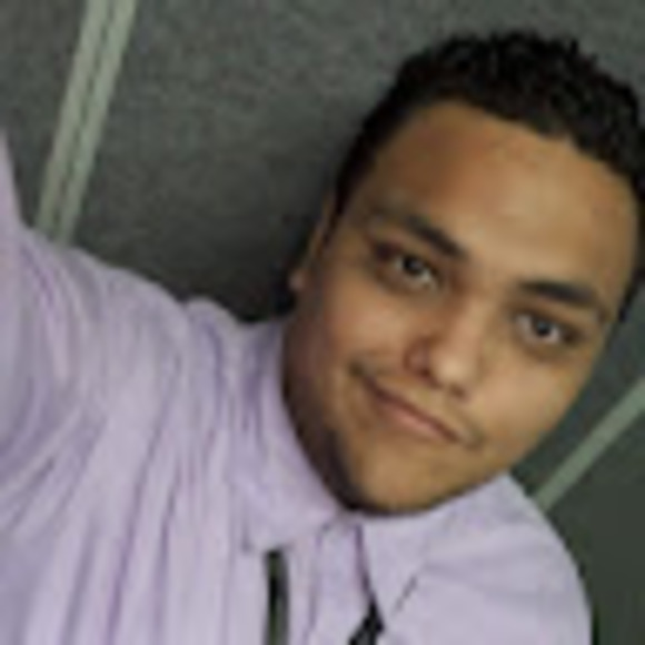 Profile Picture of Daniel Vegas (@danielvv4746) on Poshmark