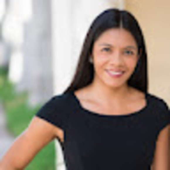 Profile Picture of Nora Zambotti (@norazambotti) on Poshmark