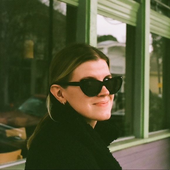 Ellen Booras - Poshmark Profile Picture of Ellen Booras (@ellenbooras) on Poshmark