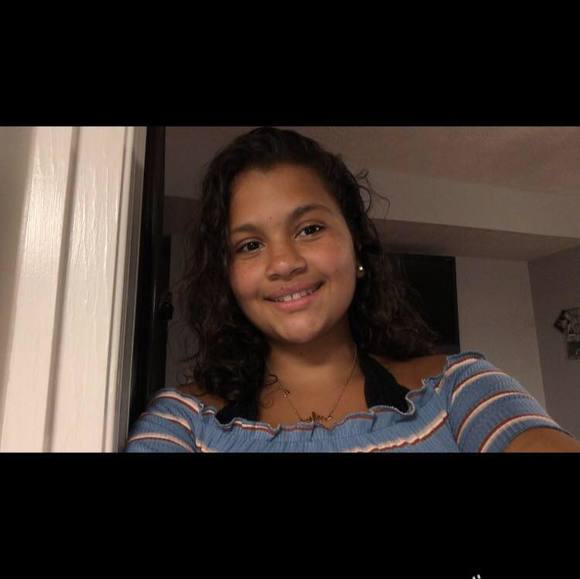 Profile Picture of Daniela Chaname (@dchaname29) on Poshmark