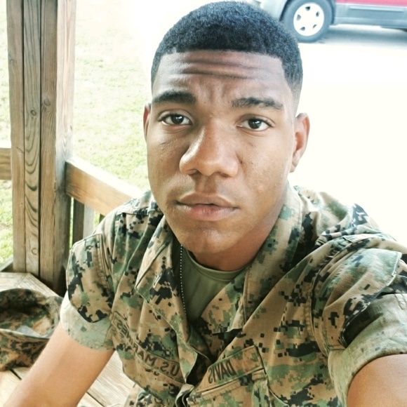 Profile Picture of Allen Davis (@foolishmm) on Poshmark