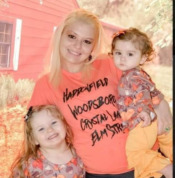 Profile Picture of Amanda Mccumbee (@a_mccumbee) on Poshmark