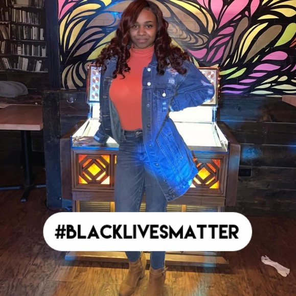 Profile Picture of Jasmine Singleton (@jds12) on Poshmark