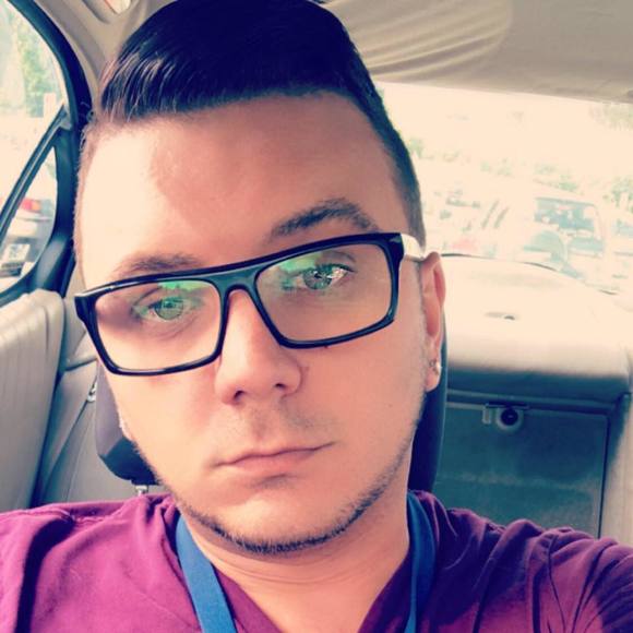 Profile Picture of Steven Rife (@srife85) on Poshmark
