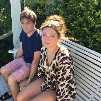 Profile Picture of Julie Holcomb (@julieholcomb98) on Twitter