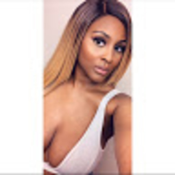 Profile Picture of Damo Biami (@damobiami) on Poshmark