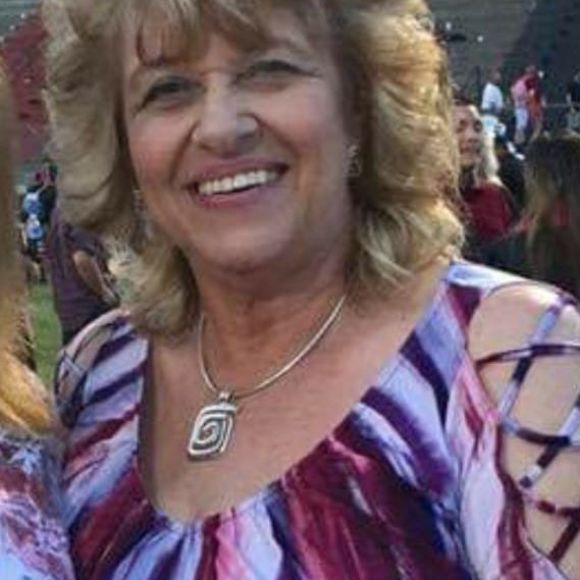 Profile Picture of Cindee Mitchell (@cindee_mitchell) on Poshmark