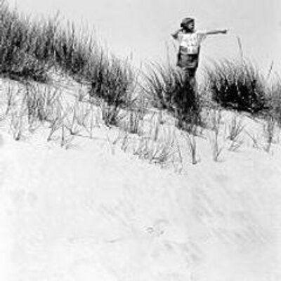 Profile Picture of Julia Jones (@lightgraphs) on Twitter