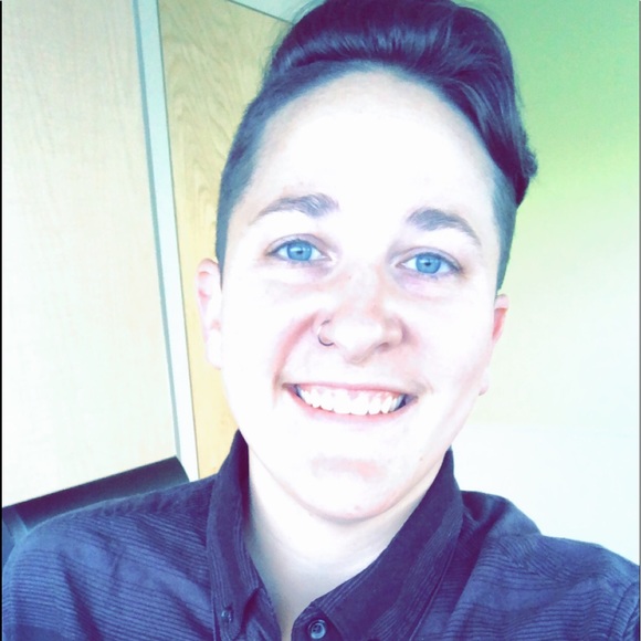 Profile Picture of Lev Levett (@levizzle64) on Poshmark