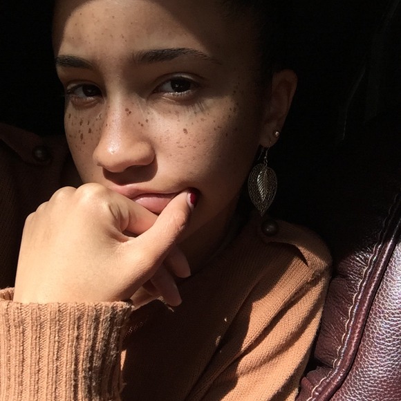 Profile Picture of Shayee Swaine (@shayee11) on Poshmark