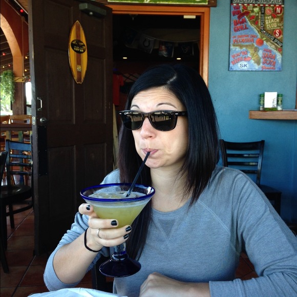 Profile Picture of Kristi Schwake (@kschwak) on Poshmark