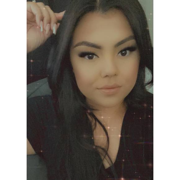 Profile Picture of Fabiola Salazar (@fabiolasalaz551) on Poshmark