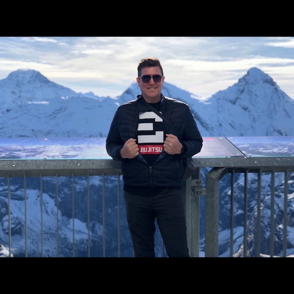 Profile Picture of Jake Bradshaw (@jake_bradshaw) on Poshmark