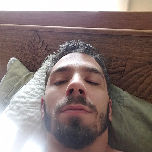 Profile Picture of Robert Newcomb (@broccoli_robnew) on Poshmark