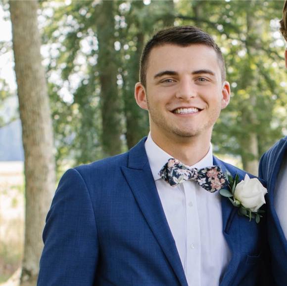 Profile Picture of Logan Parsons (@loganpar123) on Poshmark