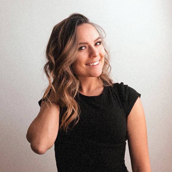 Profile Picture of Audrey Acomb (@audgey_o) on Poshmark